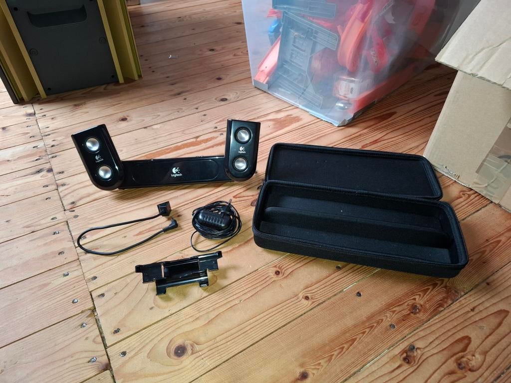 Logitech PSP speakers met hoesje, Ophalen of Verzenden
