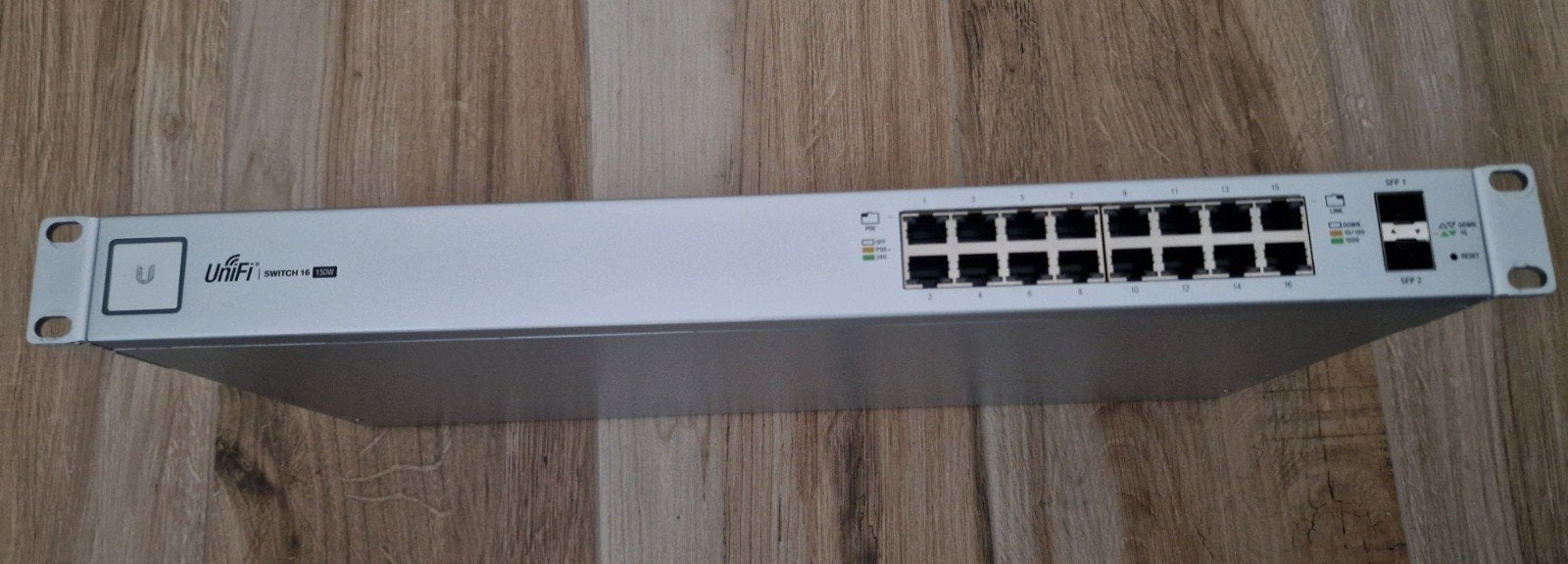 Unifi Switch 16 PoE 150W, Computers en Software, Netwerk switches, Verzenden, Gebruikt