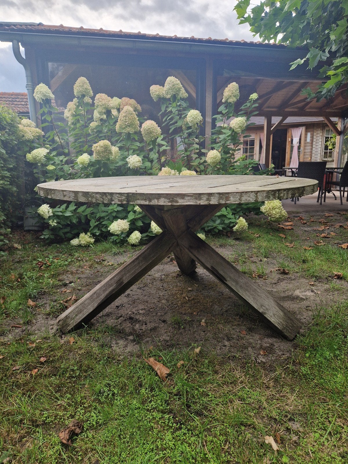 Zware houten tuintafel, rond, 130 cm, 3-poot, Ophalen, Gebruikt, Rond, Hout