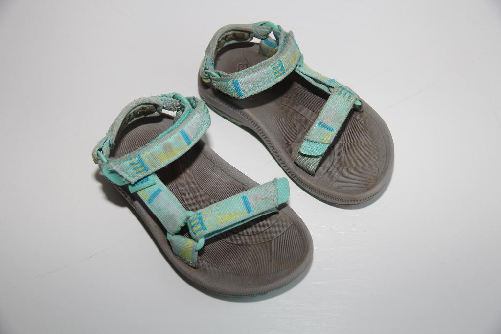 Teva sandalen maat 28, Kinderen en Baby's, Kinderkleding | Schoenen en Sokken, Gebruikt, Jongen of Meisje, Overige typen, Teva