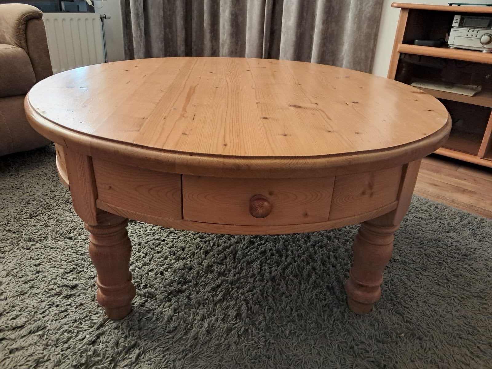 Ronde houten salontafel met lades, Ophalen of Verzenden, Gebruikt, Rond, Overige houtsoorten