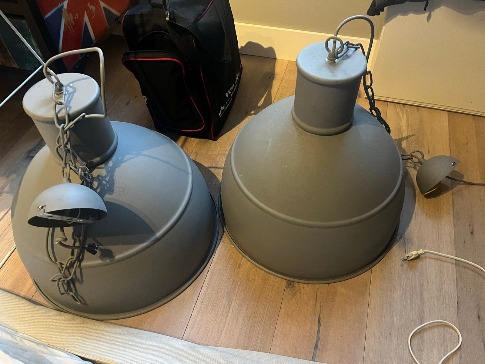 2x Grijze Industriële Lampenkappen, Ophalen, Gebruikt, Metaal