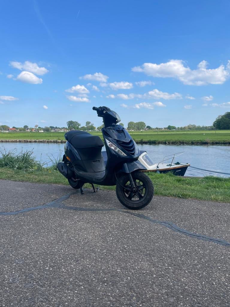 Piaggio zip 80cc 4t2v malossi, Fietsen en Brommers, Scooters | Piaggio, Ophalen, Zip, Zo goed als nieuw, Benzine