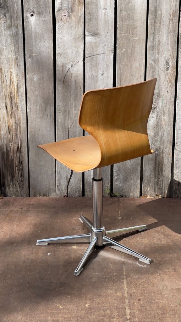 Pagholz atelier stoelen |(120! op voorraad), Gebruikt, Mooie in hoogte verstelbare Pagholz atelier stoelen, Bruin, Hout