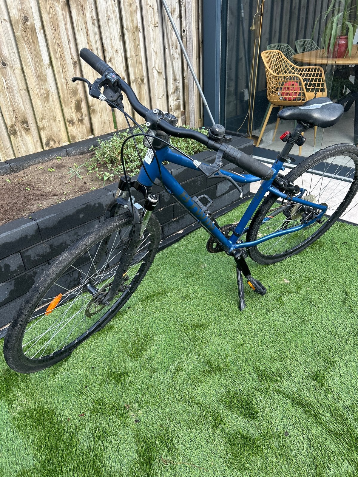 Btwin decathlon nachtBlauwe fiets, 28 inch, Gebruikt, Meer dan 20 versnellingen, Schijfrem