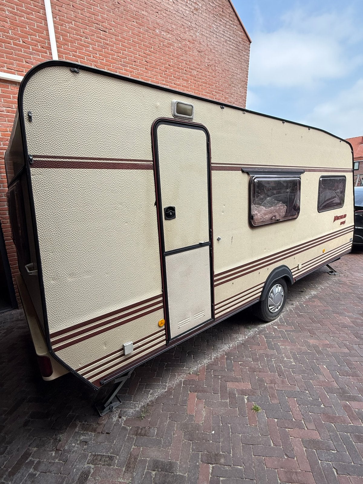LMC Siësta 480 uit 1988 - Volledig gerenoveerd in 2020, Caravans en Kamperen, Caravans, Koelkast, Treinzit, Particulier, LMC en Münsterland