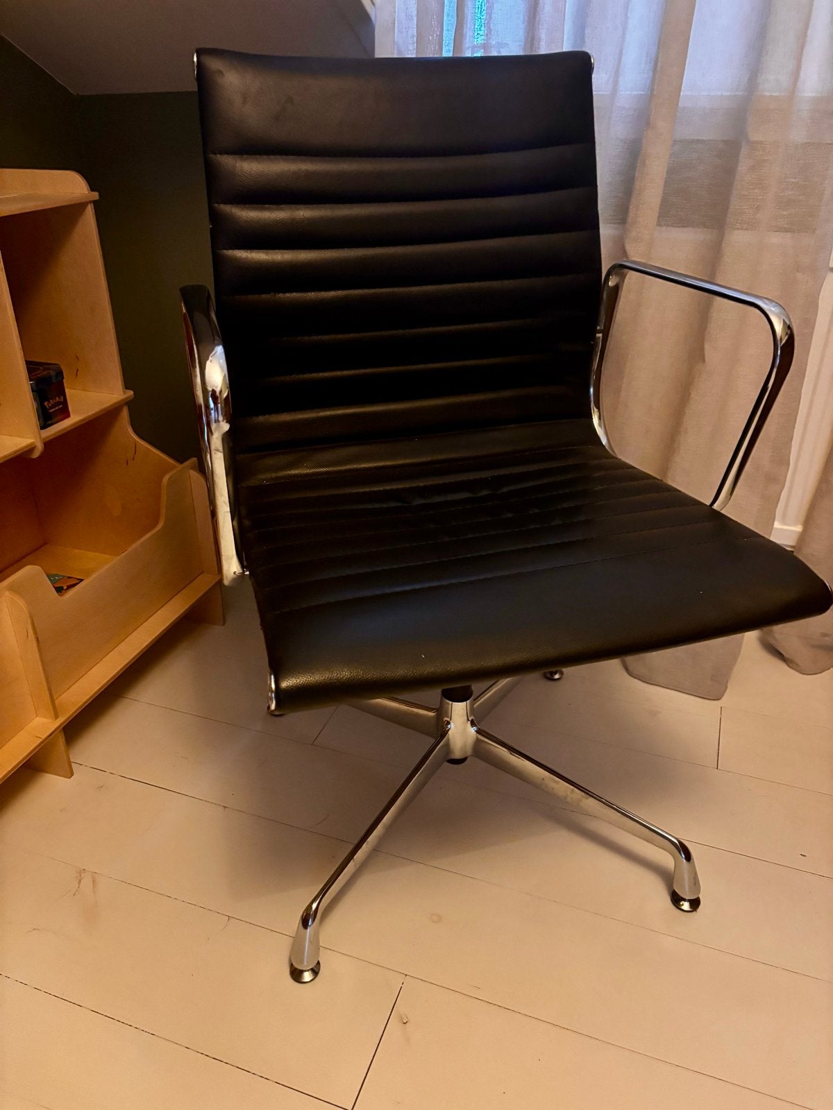 Bureaustoel, lijkt op Eames design, Ophalen, Gebruikt, Zwart, Bureaustoel