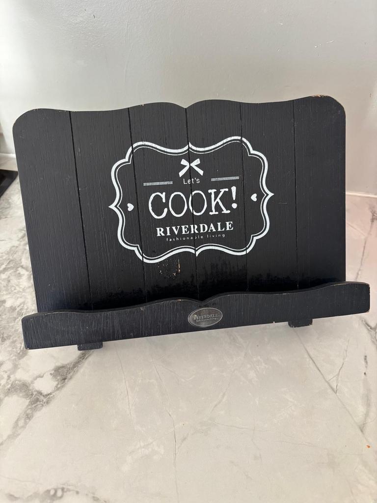 Riverdale kookboekhouder, Ophalen, Gebruikt