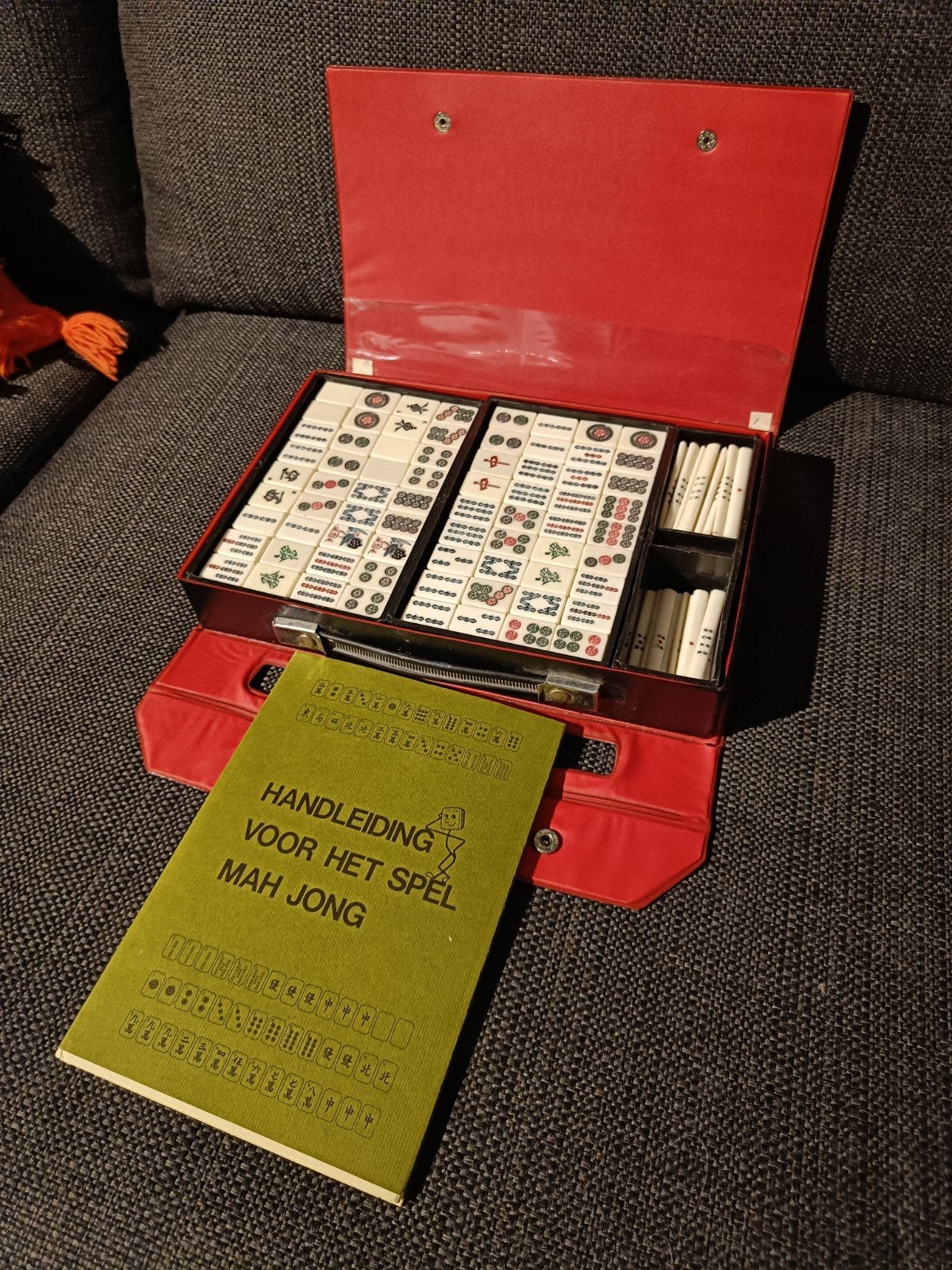 Prachtig Mah Jongg spel met echte bamboe stenen, Drie of vier spelers, Ophalen of Verzenden, Gebruikt