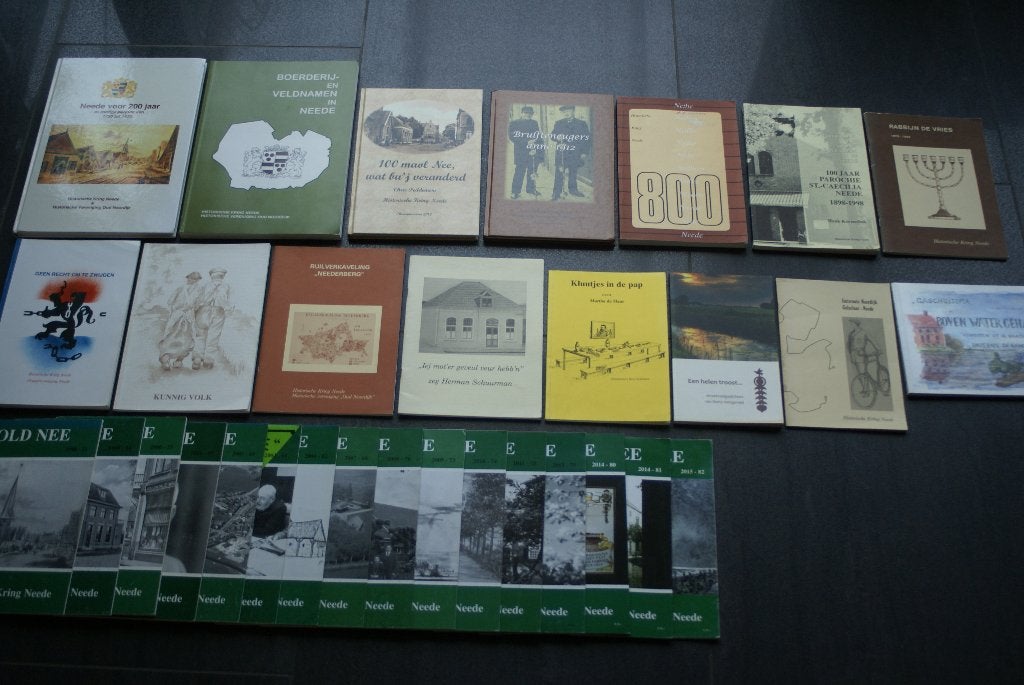 NEEDE. streekboeken. OA. Neede voor 200 jaar -100mael Nee, Ophalen of Verzenden, Zo goed als nieuw, Gelderland