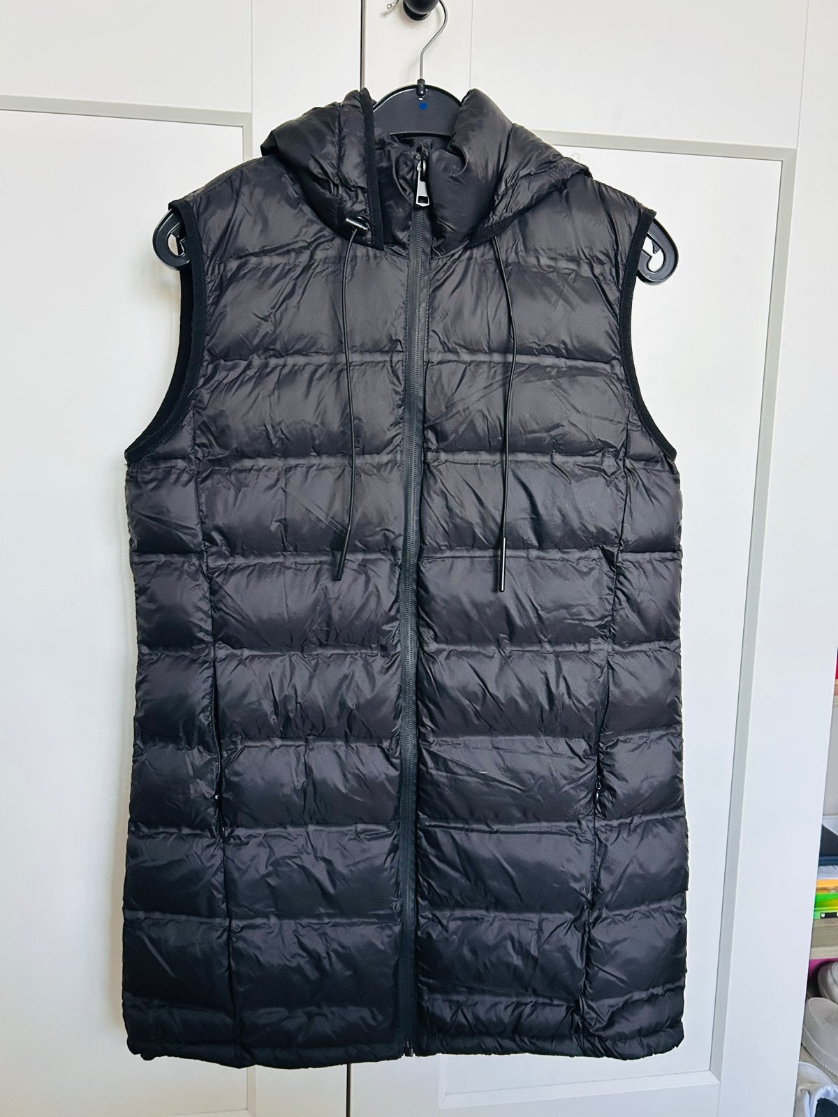 Zara Zwarte Lange Smalle Bodywarmer met Capuchon Maat S, Ophalen of Verzenden, Zo goed als nieuw, Maat 36 (S), Zwart