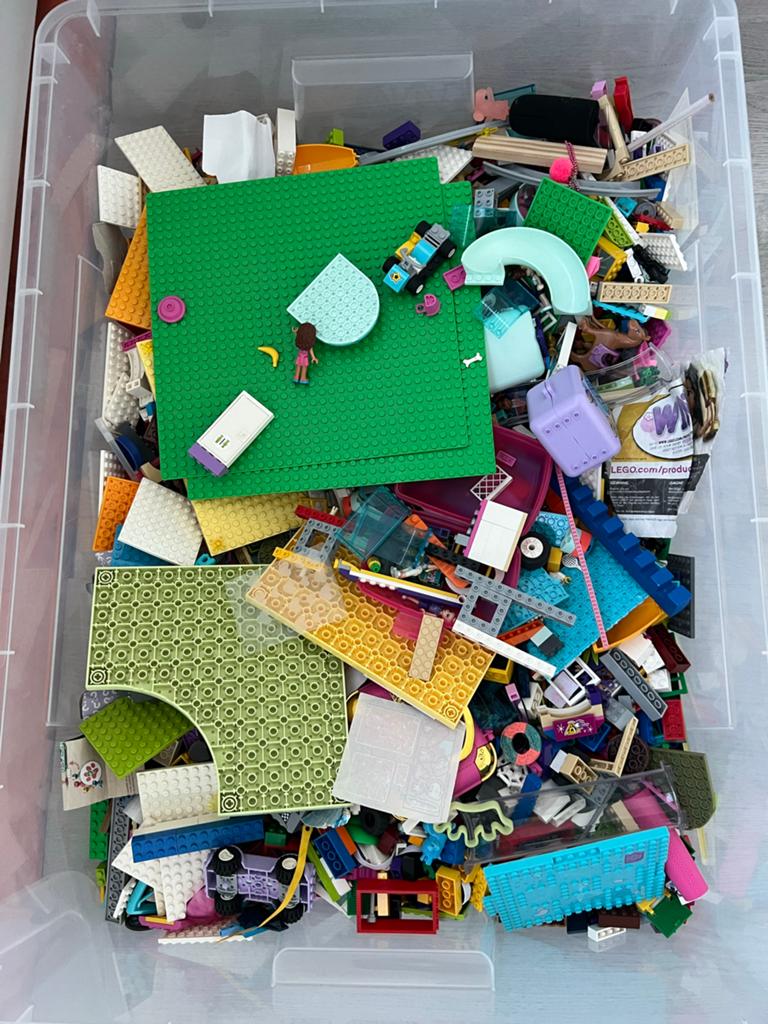 Grote doos met diverse LEGO Friends en City onderdelen, Kinderen en Baby's, Speelgoed | Duplo en Lego, Inclusief minifiguren, Gebruikt