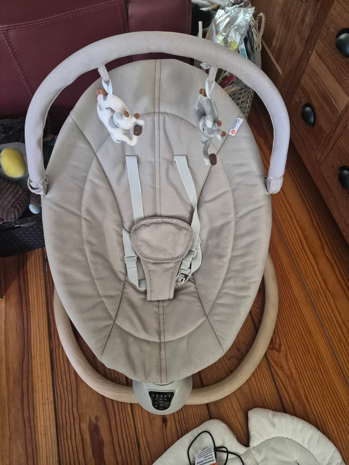 Qute baby schommelstoel met muziek en afstandsbediening, Ophalen, Gebruikt, Schommelstoel