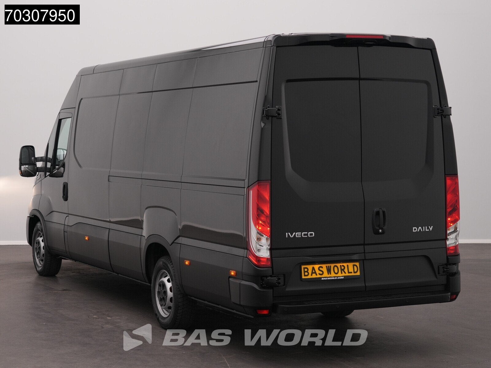 Iveco Daily 35S18 3.0L Automatic L3H2 180HP ACC Airco Cruise, Auto's, Automaat, Stof, Euro 6, 4 cilinders