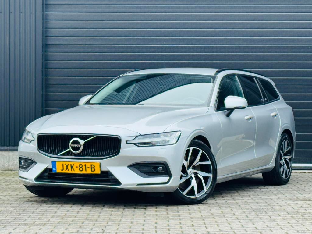 Volvo V60 T5 Momentum Pro, 250PK, 1e-Eigenaar, Carplay, LED, Auto's, Volvo, 4 cilinders, 1969 cc, Leder en Stof, 5 stoelen