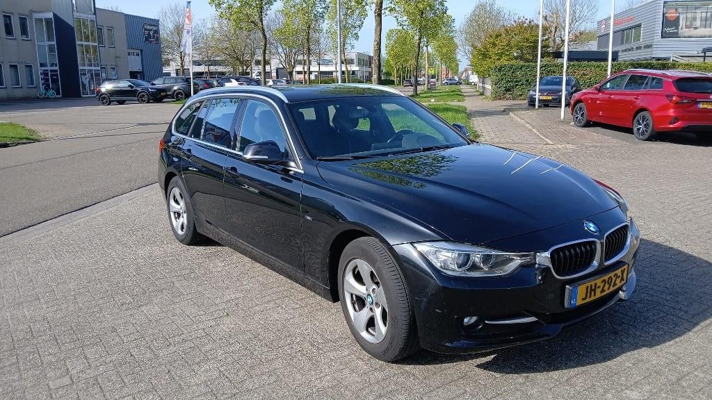 BMW 3-Serie 2.0 316D Touring AUT 2016 Zwart, Auto's, BMW, Automaat, 745 kg, 1995 cc, Euro 6