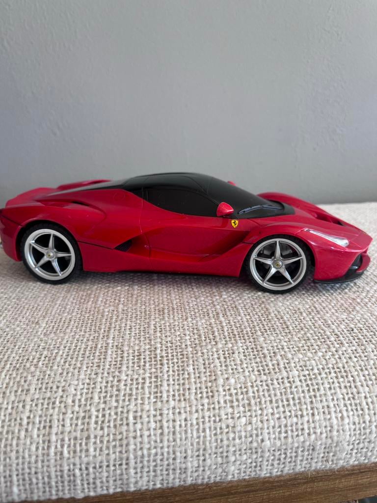 Afstandsbestuurbare Ferrari LaFerrari - Rood, Hobby en Vrije tijd, Modelbouw | Auto's en Voertuigen, Gebruikt, Auto, Groter dan 1:32