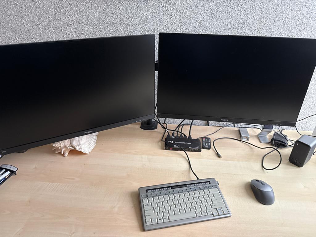 Dubbel 27 inch beeldscherm + HDMI Switch + docking, Ophalen, Onbekend, LED, 60 Hz of minder