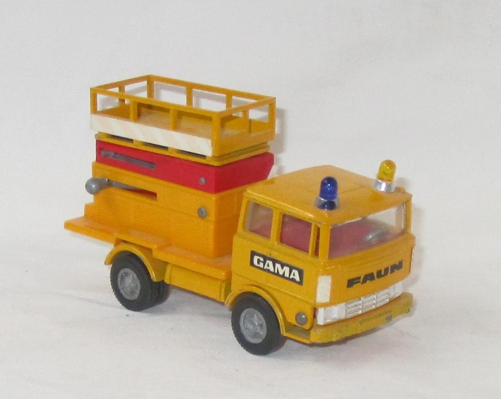 GAMA Faun  bovenleiding montage auto, Hobby en Vrije tijd, Modelauto's | 1:43, Ophalen of Verzenden, Zo goed als nieuw, Overige typen