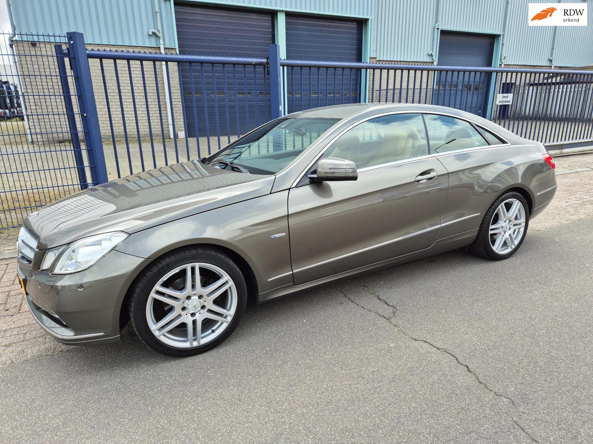 Mercedes-Benz E-klasse Coupé 200 CGI Avantgarde *NIEUWSTAAT, Auto's, Euro 5, Achterwielaandrijving, 4 cilinders, 1796 cc