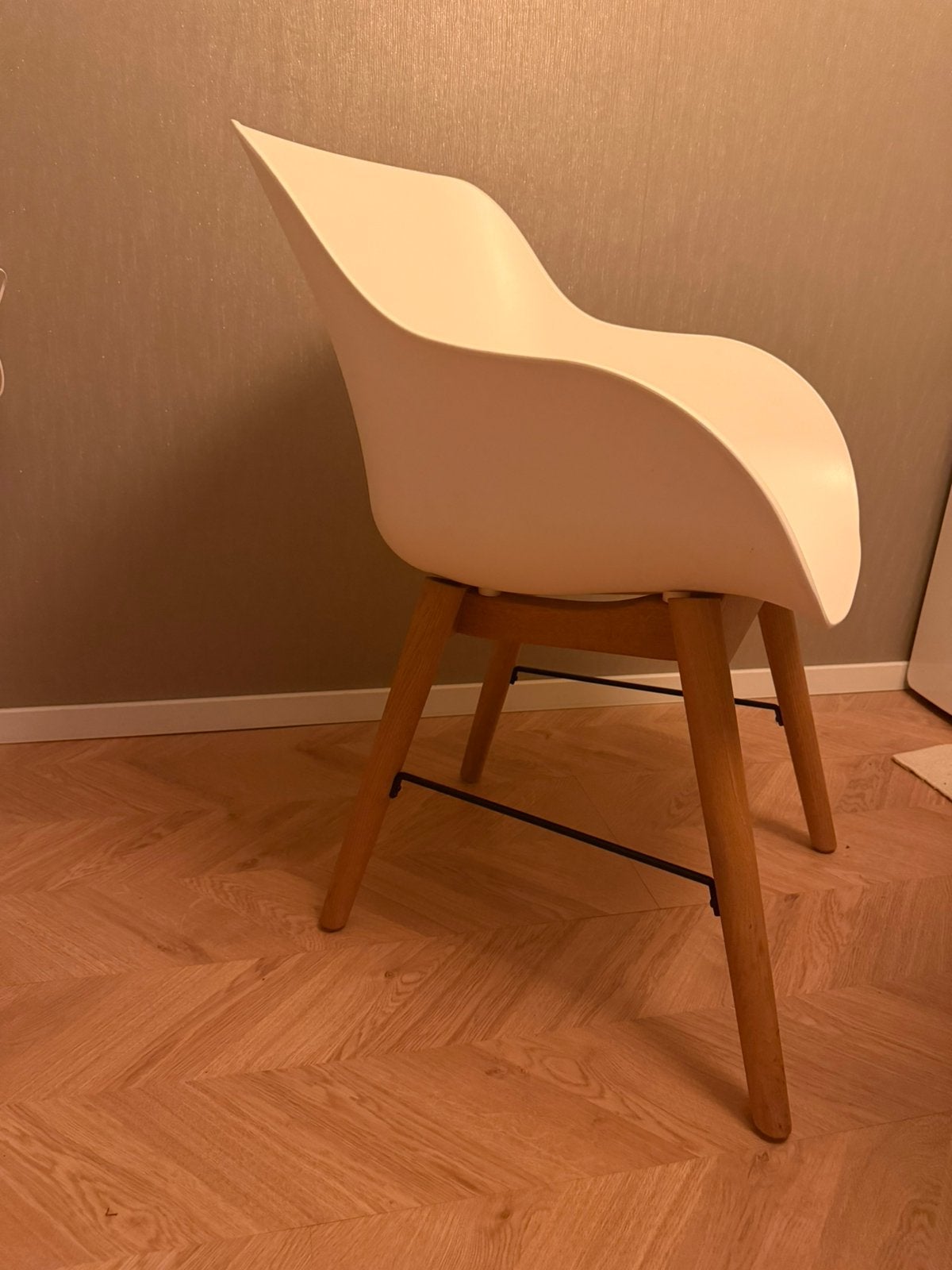 Witte kuipstoelen IKEA, Ophalen, 60 tot 90 cm, Hout, Zo goed als nieuw