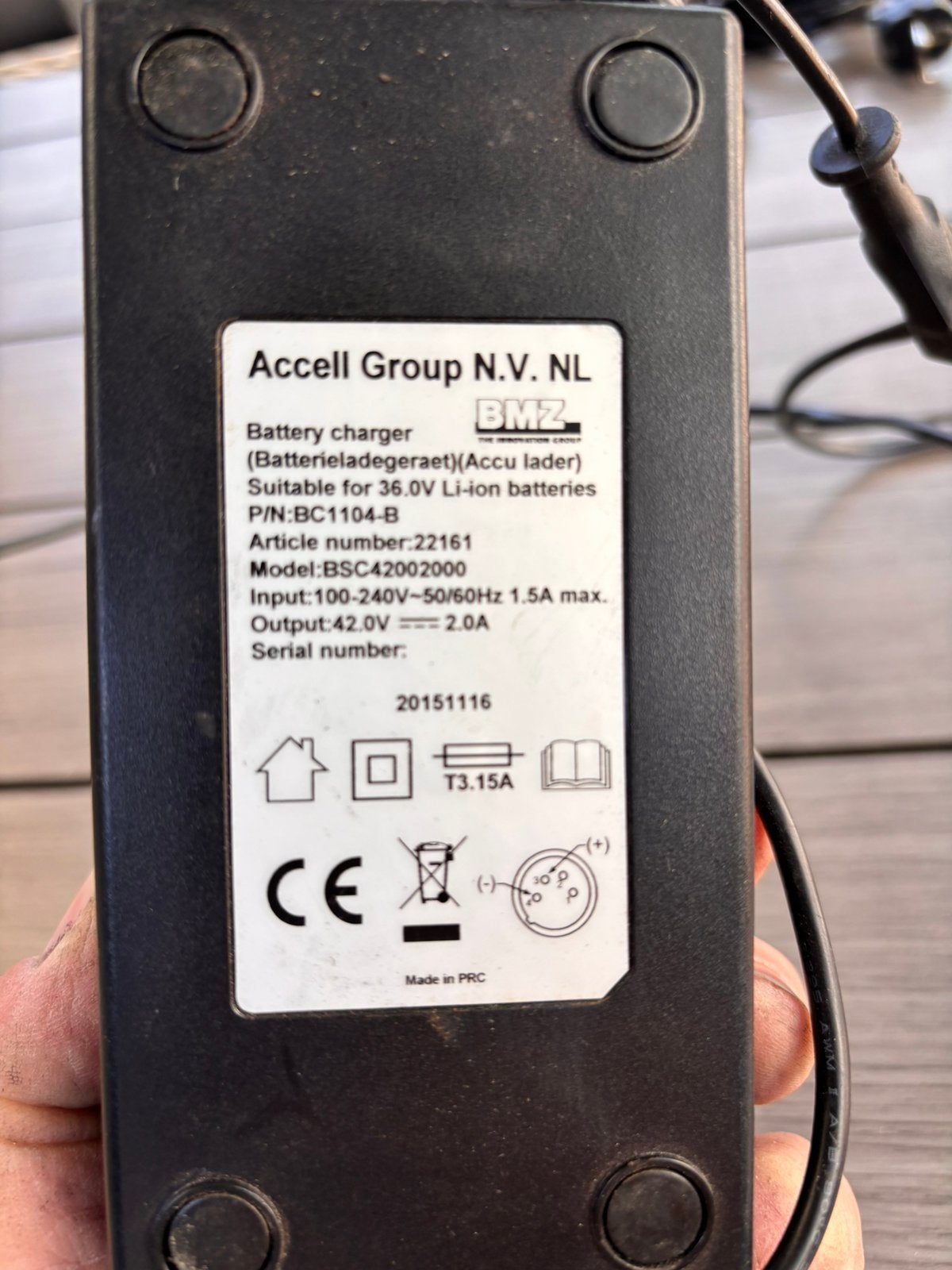 E bike oplader 5 pins, Fietsen en Brommers, Ophalen of Verzenden, Zo goed als nieuw