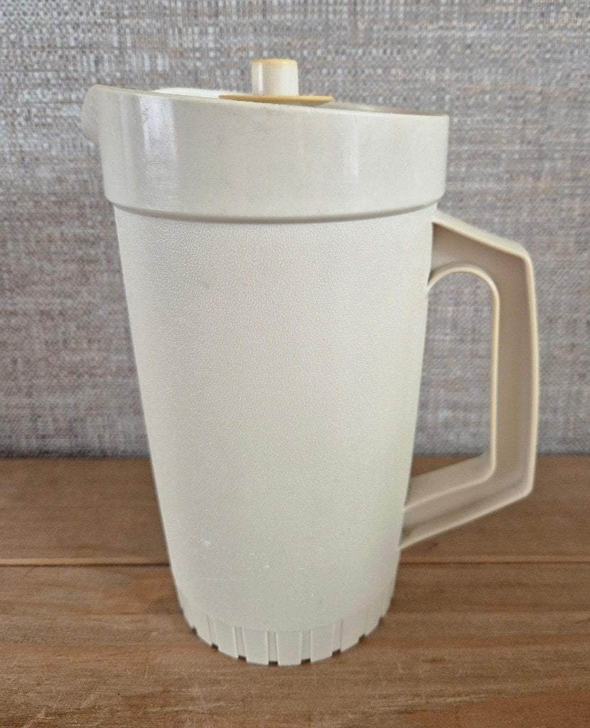 Tupperware Sapkan met vacuüm deksel 1L Crème, Gebruikt, Beker of Kan, Ophalen of Verzenden, 1000 ml