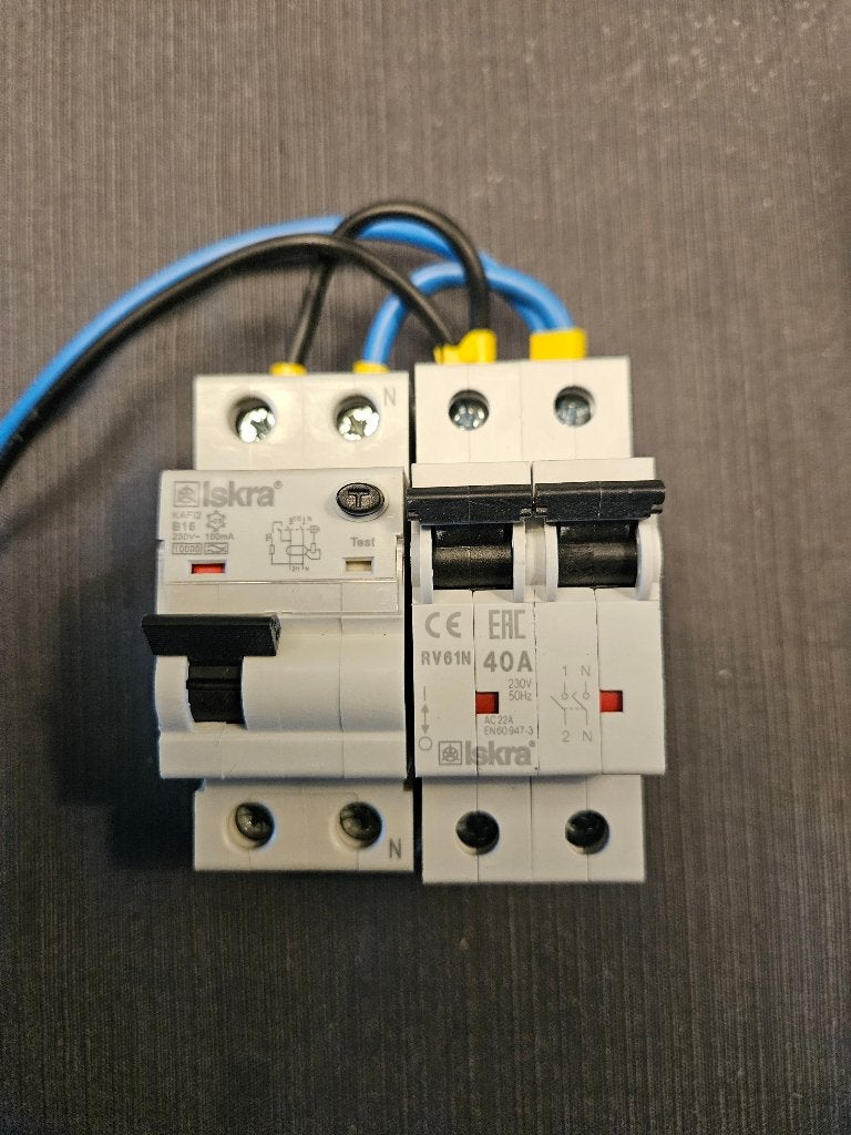 ISKRA Hoofdschakelaar met Aardlekautomaat, Ophalen of Verzenden, Zo goed als nieuw, Overige merken, Aardlekautomaat