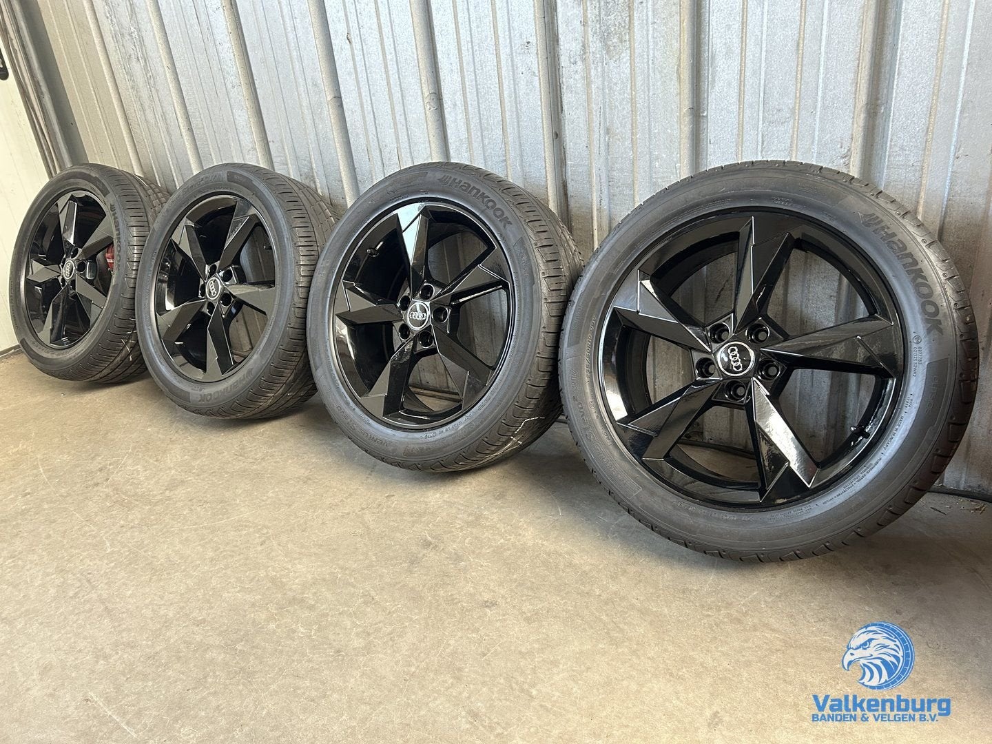 7mm! Originele Audi Q3 SQ3 F3 83A 19 inch zwarte rotor velge