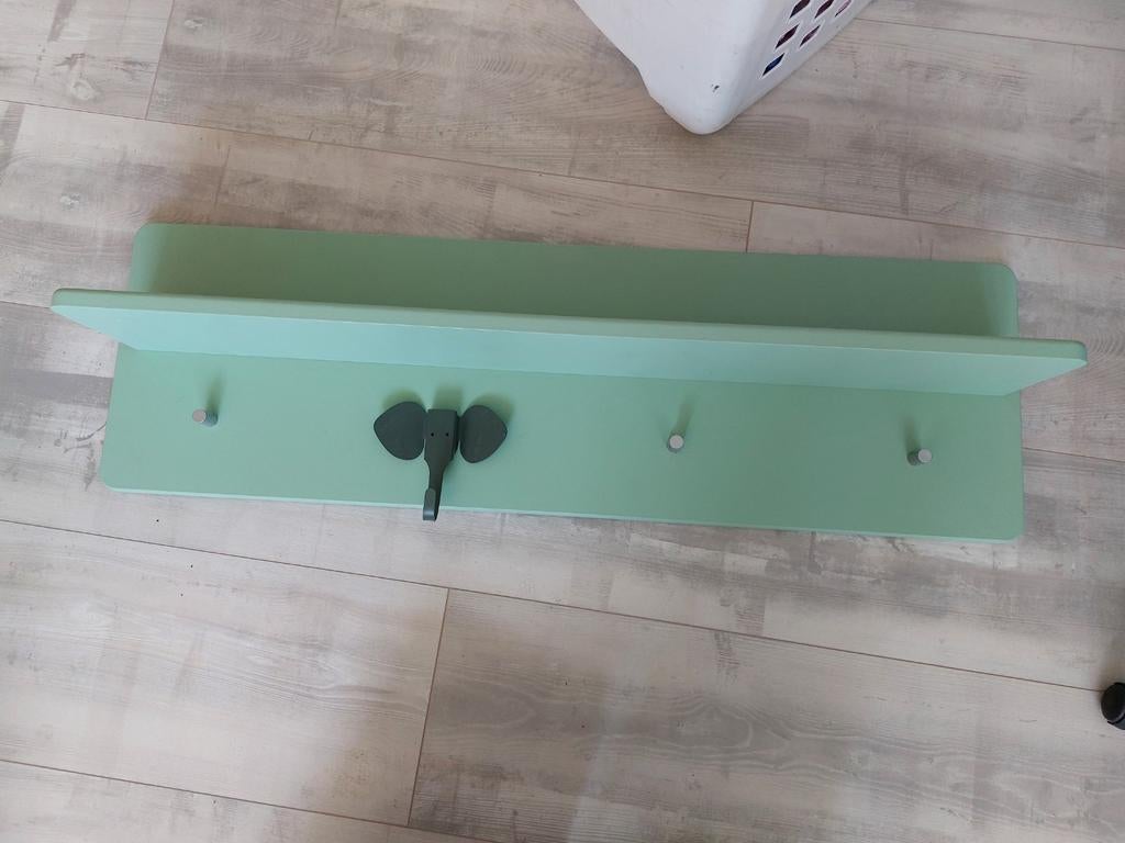 Leuke plank met kapstokje voor de babykamer, Ophalen, Zo goed als nieuw, Kapstokje