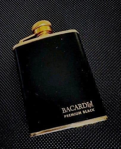 Bacardi Premium Black heupfles / flacon met gouden details, Verzenden, Zo goed als nieuw, Gebruiksvoorwerp