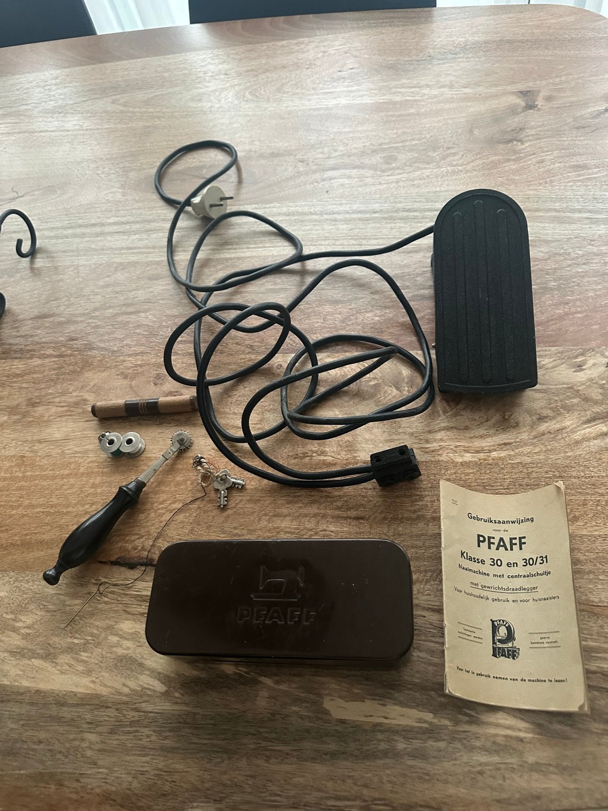 Vintage Pfaff & Singer Naaimachine Accessoires Set, Ophalen of Verzenden, Gebruikt, Toebehoren, Pfaff