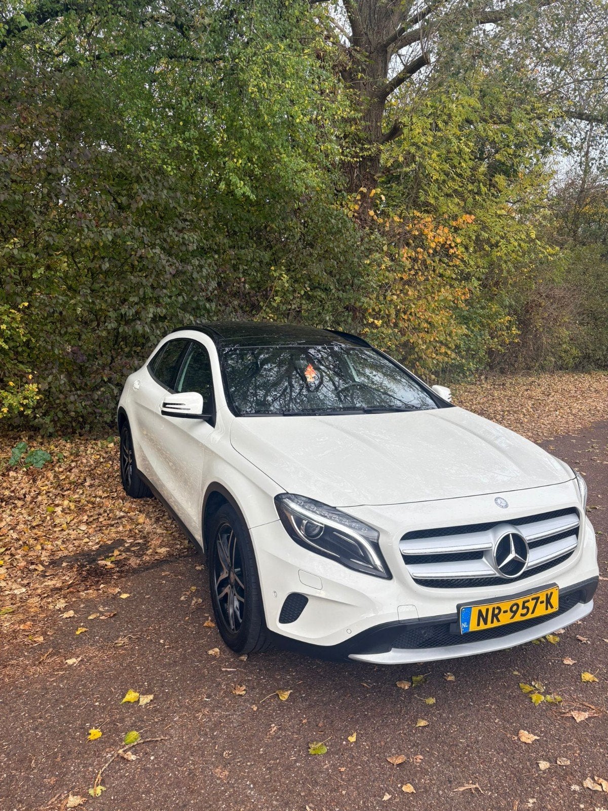 Mercedes-Benz GLA 180 d | 2017 | Wit | Panorama | Navi | APK, Voorwielaandrijving, 4 cilinders, Leder en Stof, Wit