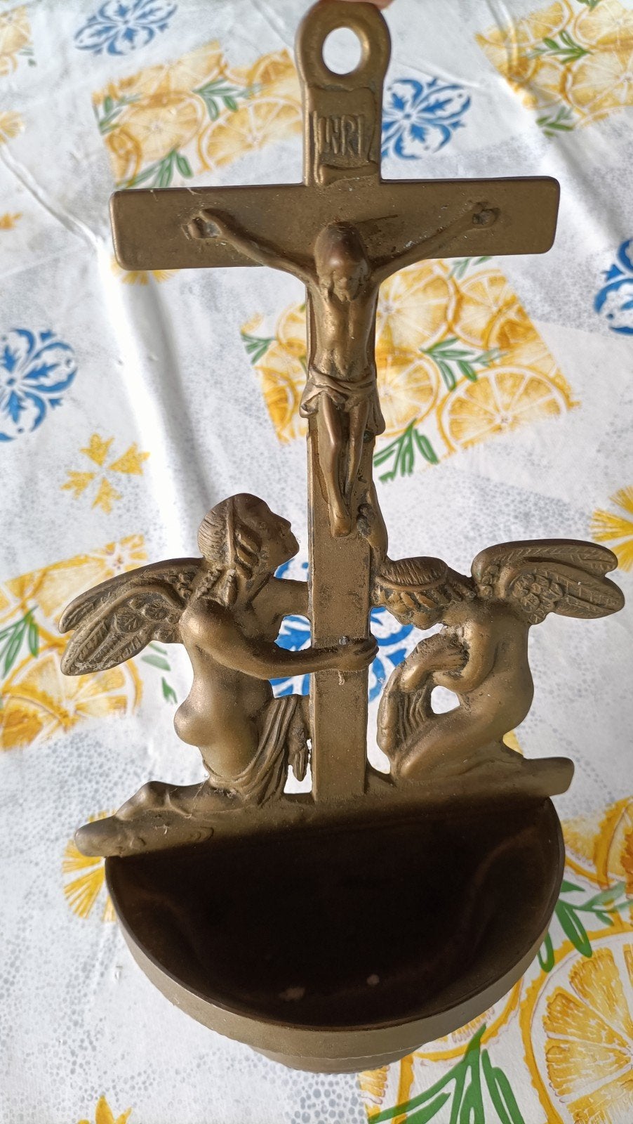 Antiek bronzen wijwaterbakje met engelen en Christus, Antiek en Kunst, Ophalen of Verzenden