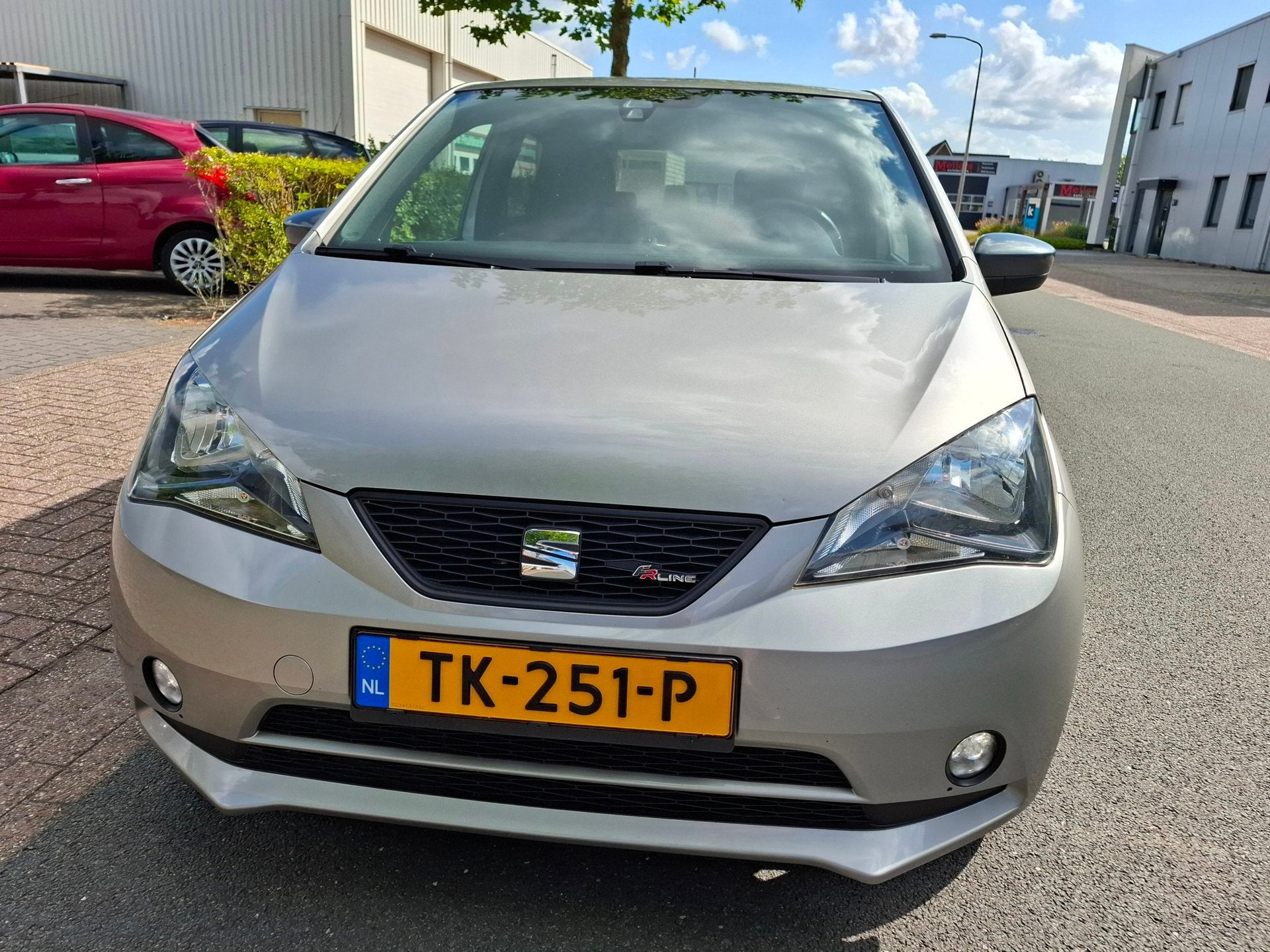 Seat Mii 1.0 FR Intense CLIMA/CRUISE/PDC/STOELVERWARMING!, Auto's, Voorwielaandrijving, Stof, Gebruikt, Mii