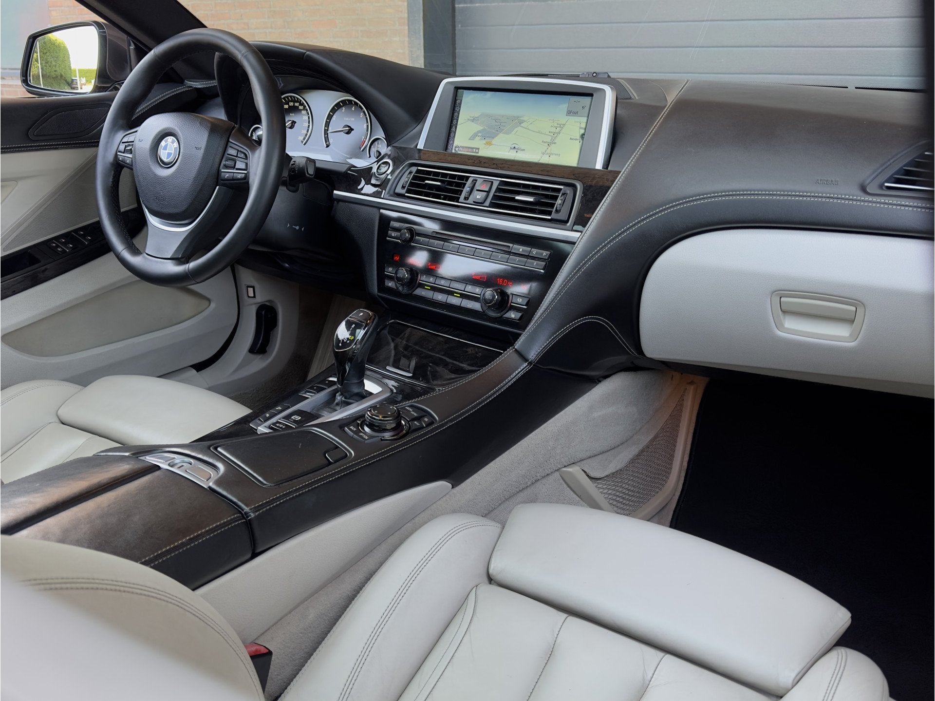 BMW 6 Serie Gran Coupé 650xi AUT8 HIGH EXECUTIVE PANODAK LE, Auto's, Automaat, Euro 5, 8 cilinders, Bruin