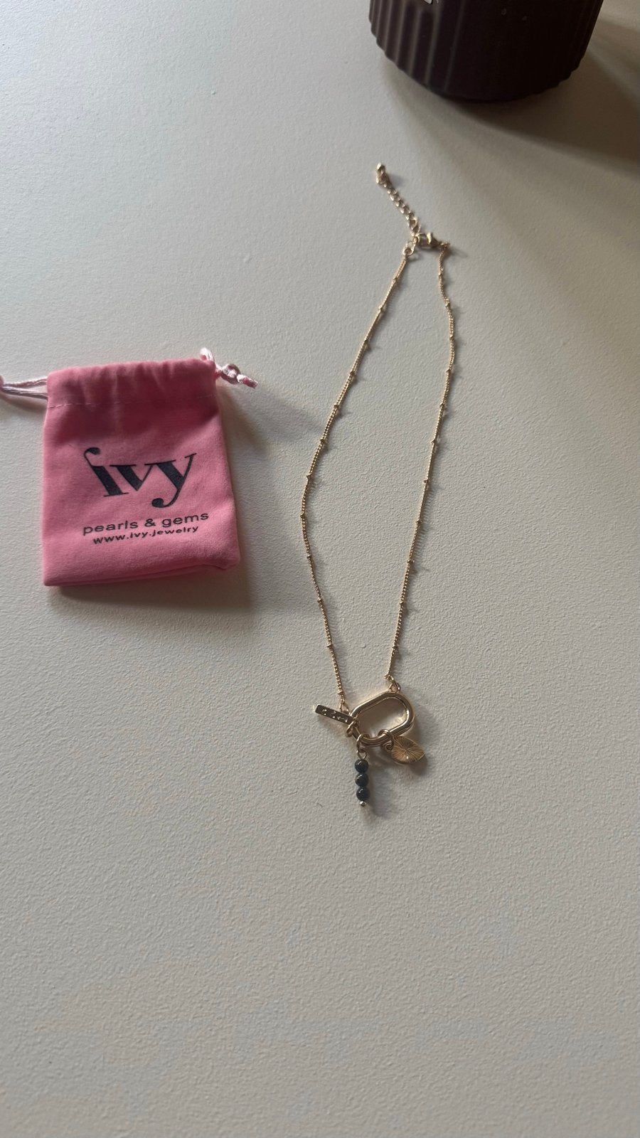 ketting met hanger en kralen - Ivy Pearls & Gems, Sieraden, Tassen en Uiterlijk, Nieuw, Ophalen of Verzenden, Goud, Overige materialen