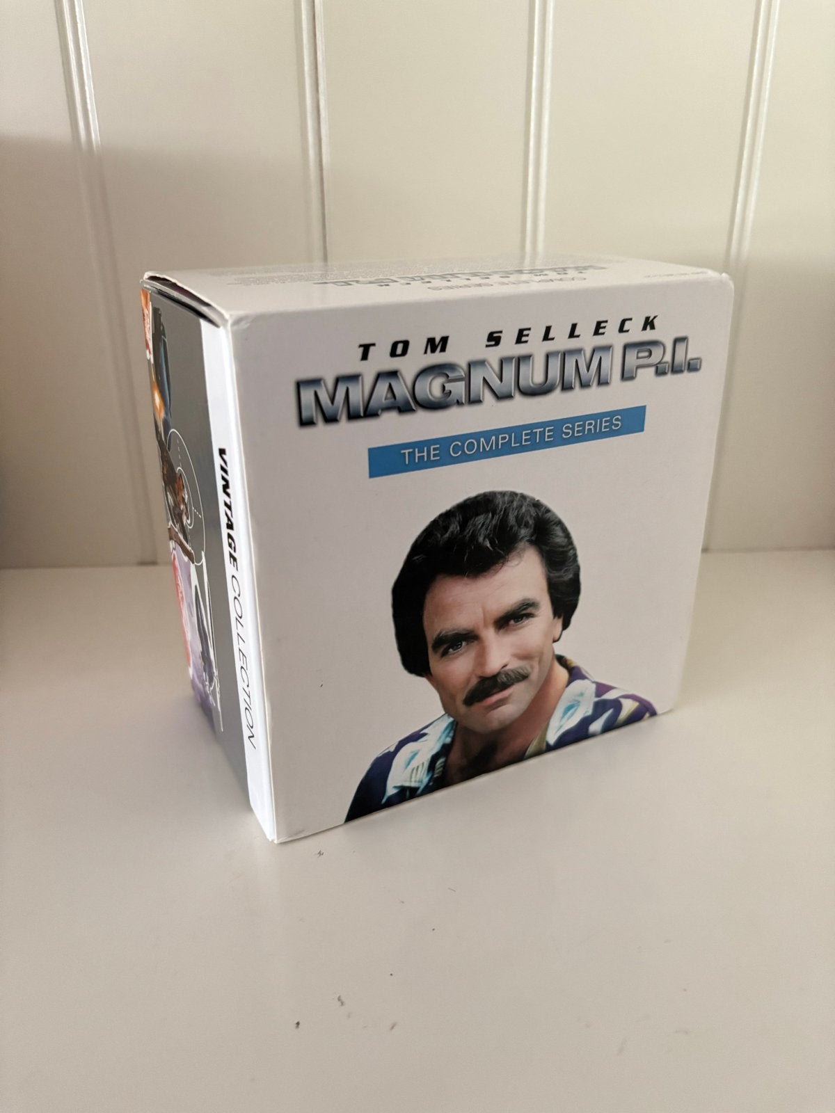Magnum P.I. complete serie, seizoen 1 t/m 8 dvd box, Engels, Nederlands, Ophalen of Verzenden, Zo goed als nieuw