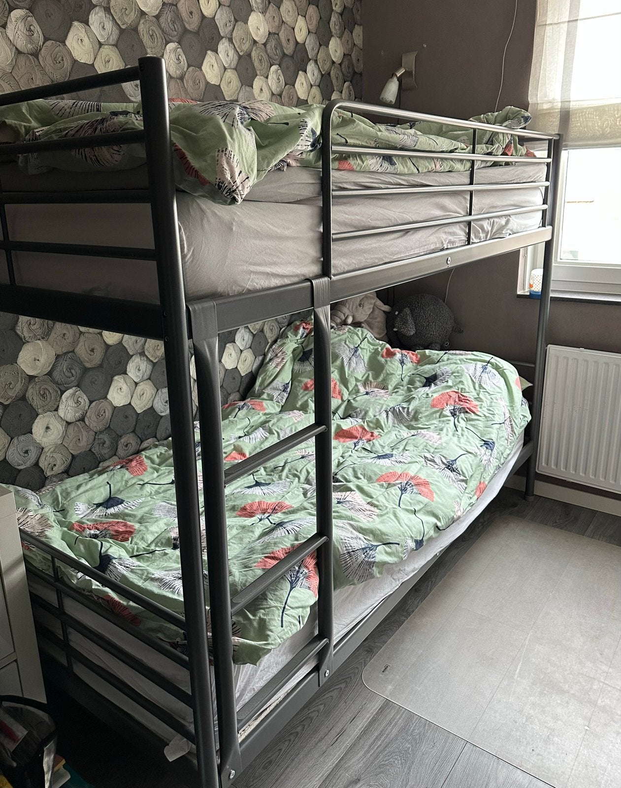 IKEA Stapelbed van Metaal - Ruimtebesparend en Stevig, Huis en Inrichting, Gebruikt, 90 cm, 160 tot 180 cm, Tweepersoons