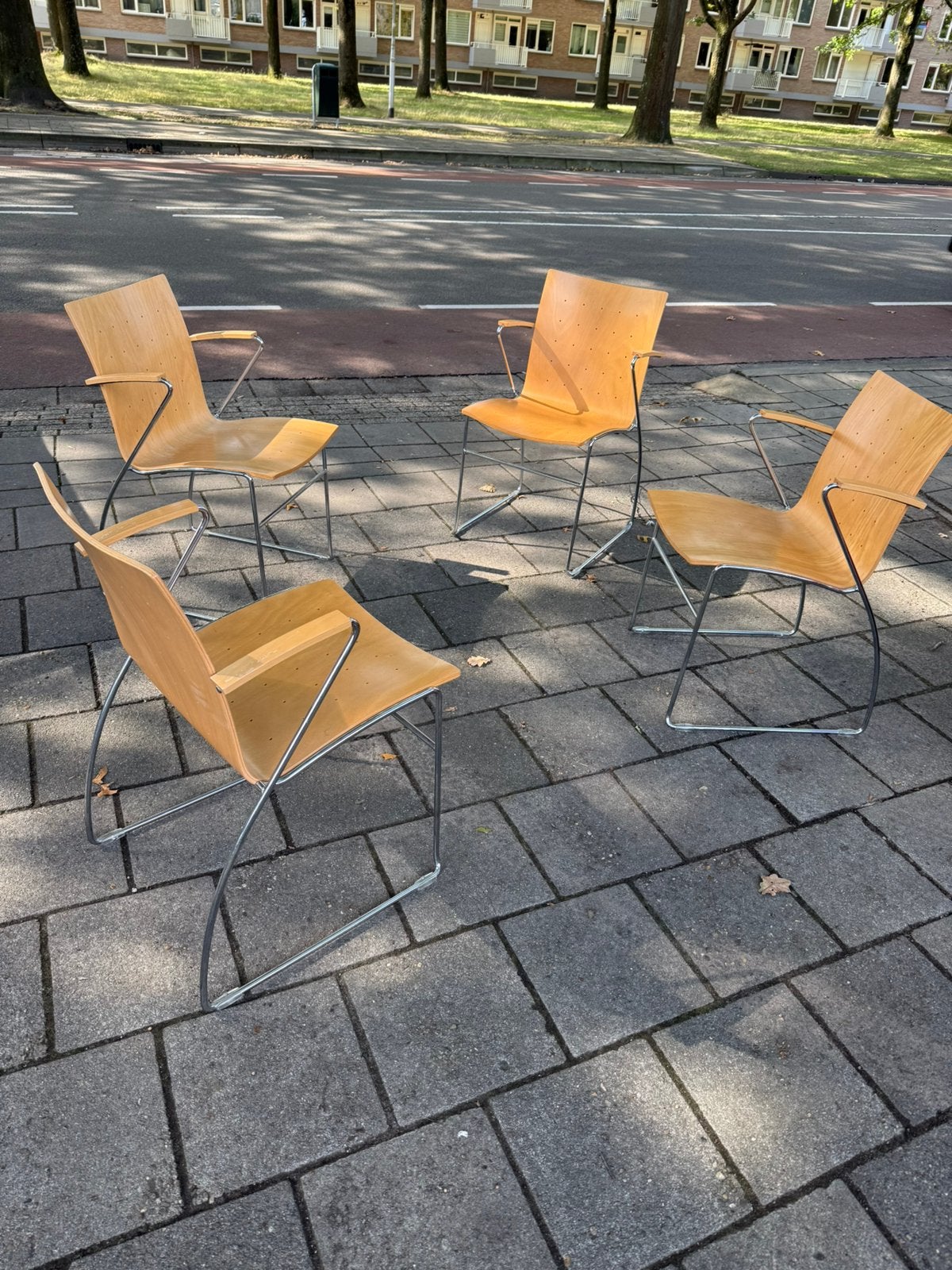 Te koop 4 mooie gebruikte design stoelen, Ophalen of Verzenden, Zo goed als nieuw, Vijf, Zes of meer stoelen