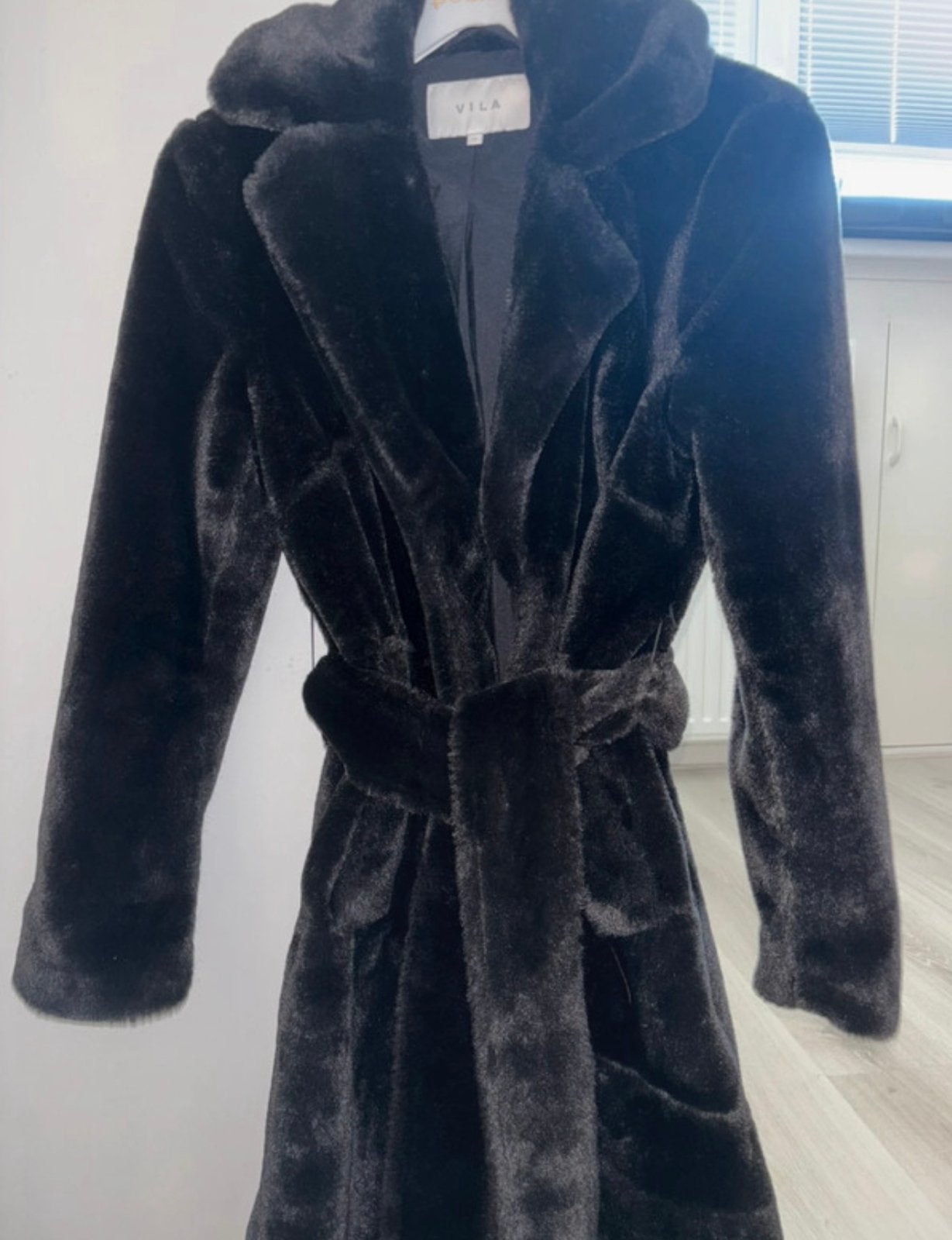Zwarte faux fur jas van Vila, maat 36 (valt als 34), Ophalen of Verzenden, Zo goed als nieuw, Maat 34 (XS) of kleiner, Zwart