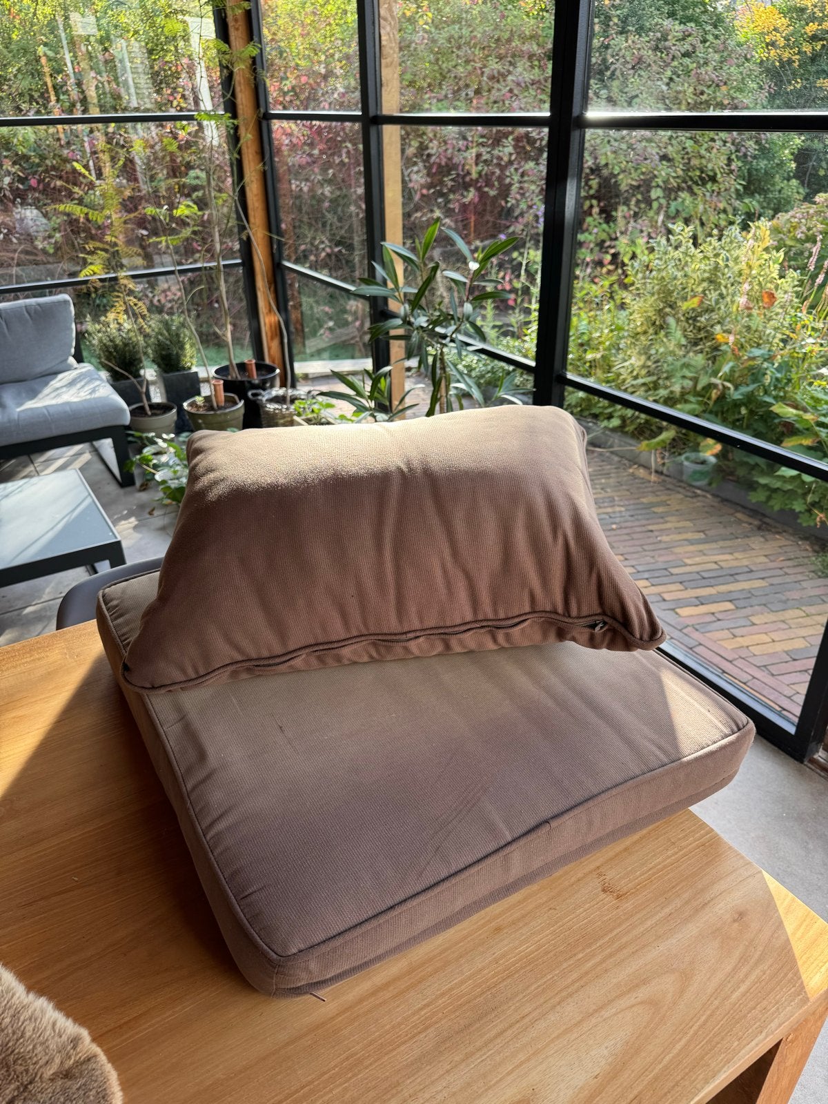2 sets bruine tuinkussens (zit- en rugkussens), Tuin en Terras, Ophalen, Gebruikt