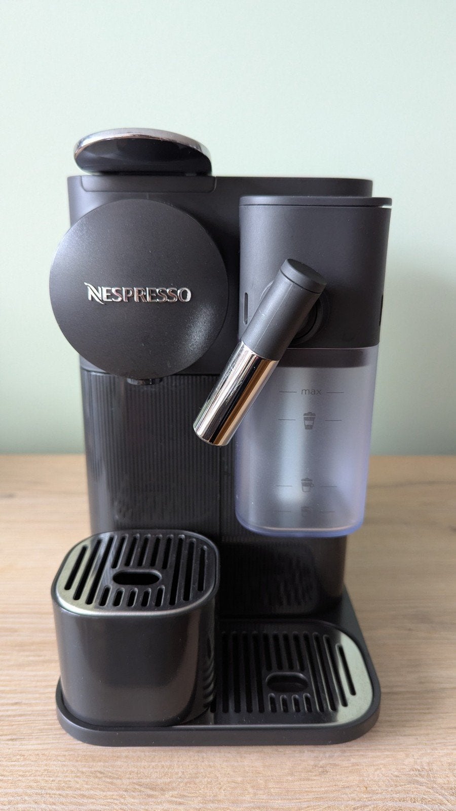 Nespresso Lattissima One Koffie Machine, Ophalen, Koffiepads en cups, Koffiemachine, Zo goed als nieuw