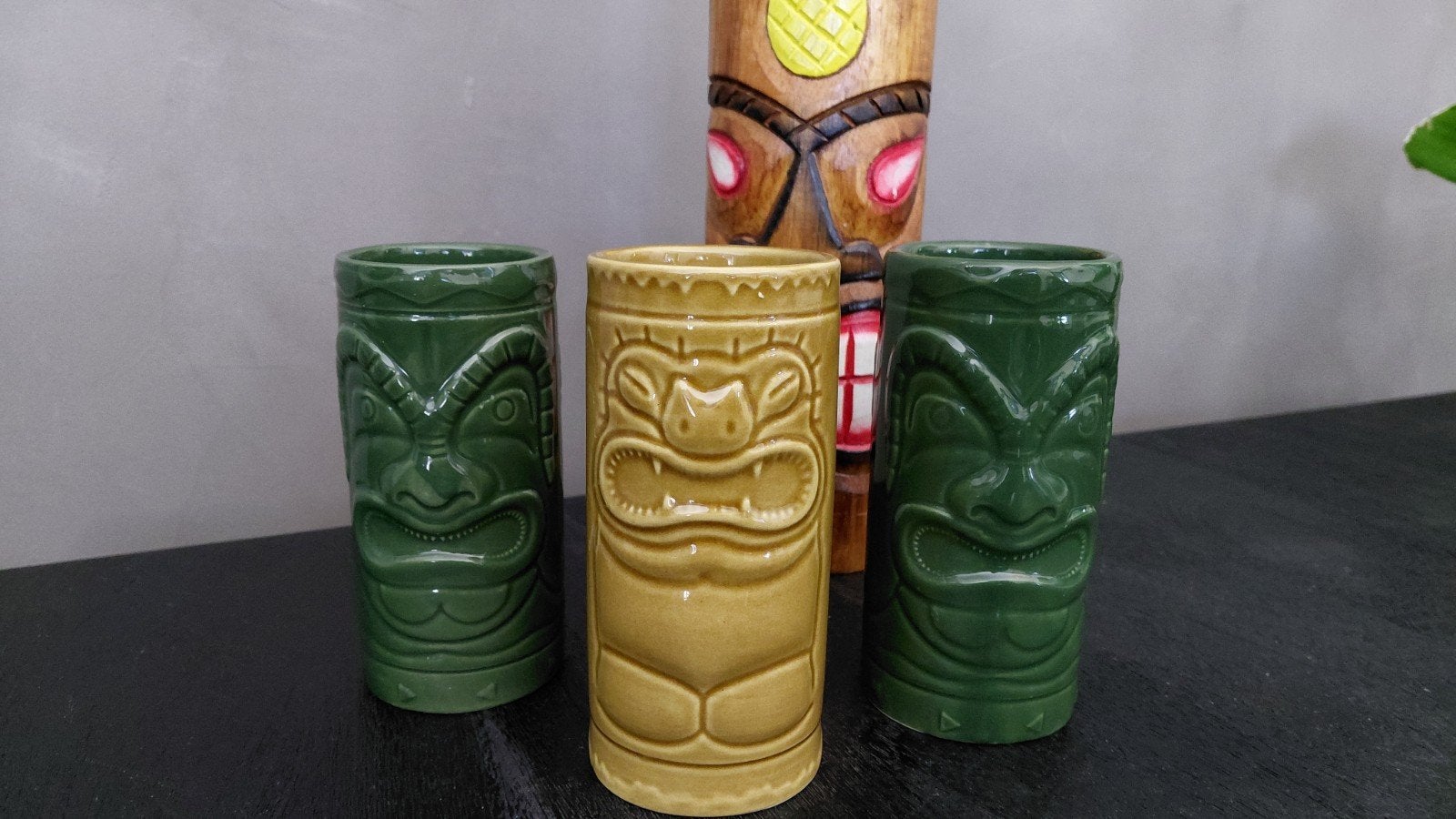Tiki drinkbekers en Tiki totem decoratie, Meerkleurig, Ophalen of Verzenden, Steen/keramiek, Oosters