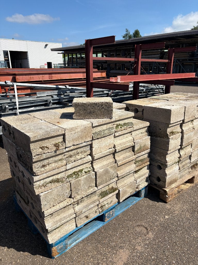 Stenen betonsteen beton blok ( 318 ), Ophalen, Gebruikt, Nb, Nb