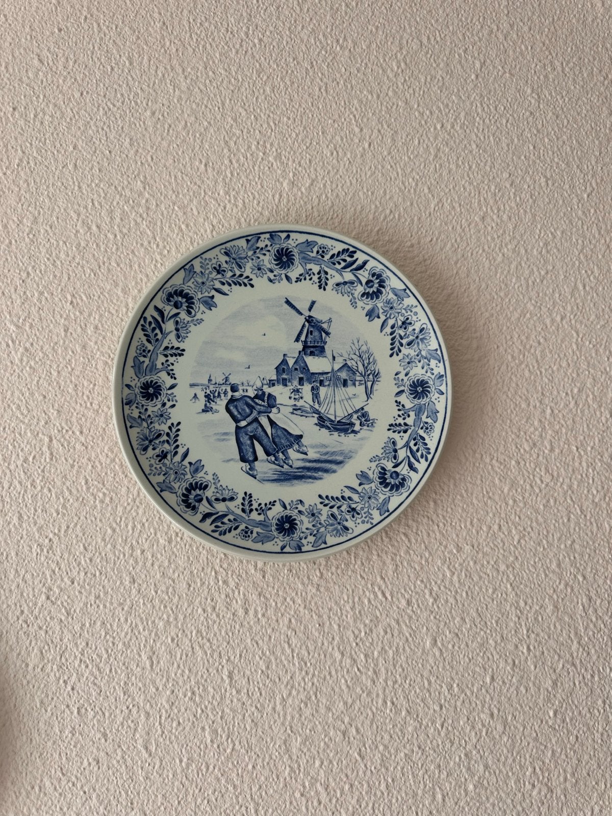 Delfts Blauw Wandbord Schaatsers Molen Boch, Antiek en Kunst, Antiek | Wandborden en Tegels, Ophalen
