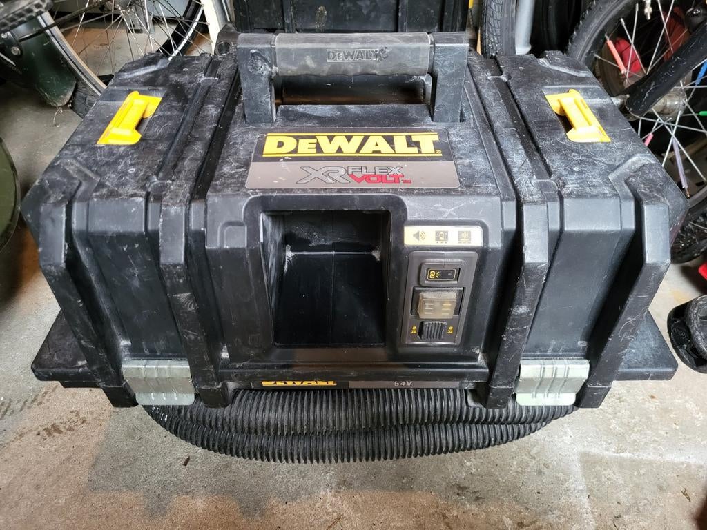 Dewalt DCV586M 54V Flexvolt Stofzuiger met nieuwe zakken, Stofzak, Gebruikt, Stofzuiger, Ophalen of Verzenden