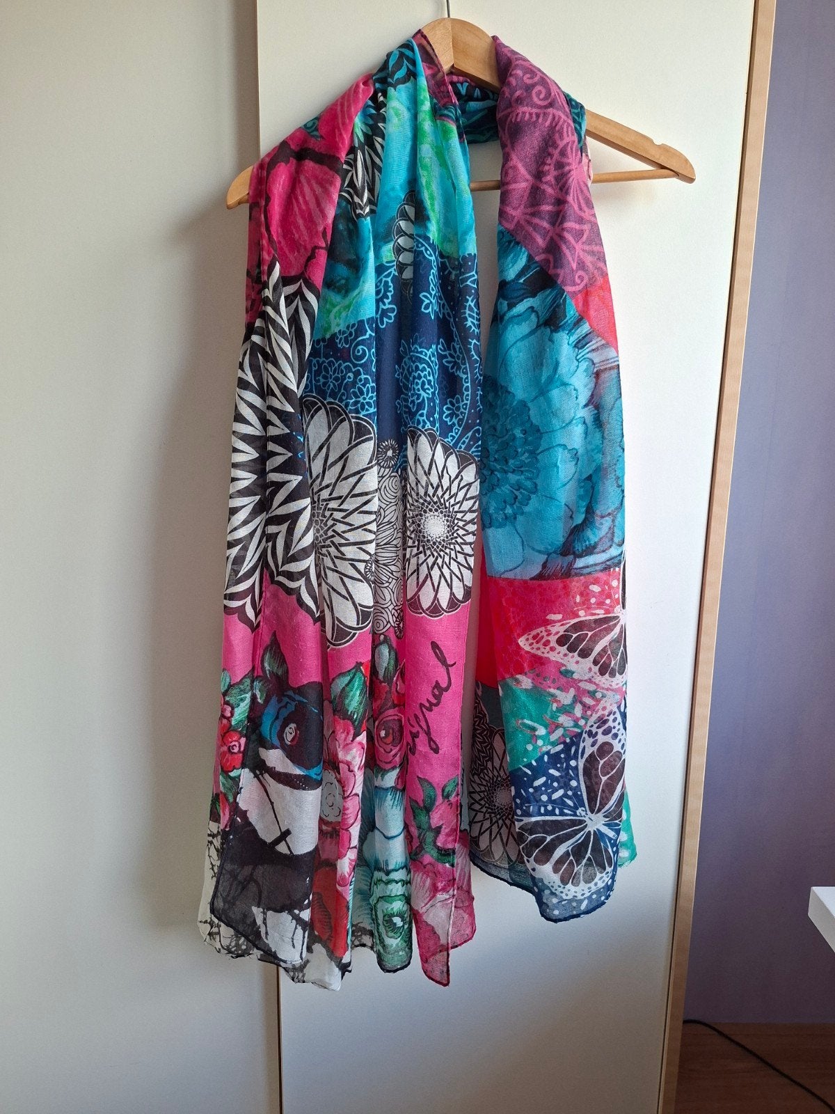 Desigual sjaal met kleurrijke bloemenprint, Kleding | Dames, Maat 46/48 (XL) of groter, Ophalen of Verzenden, Desigual, Sjaal
