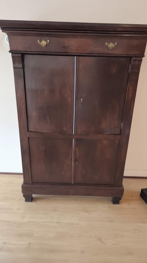 Gratis af te halen antieke buffetkast 150*110*50, Antiek en Kunst, Antiek | Meubels | Kasten, Ophalen