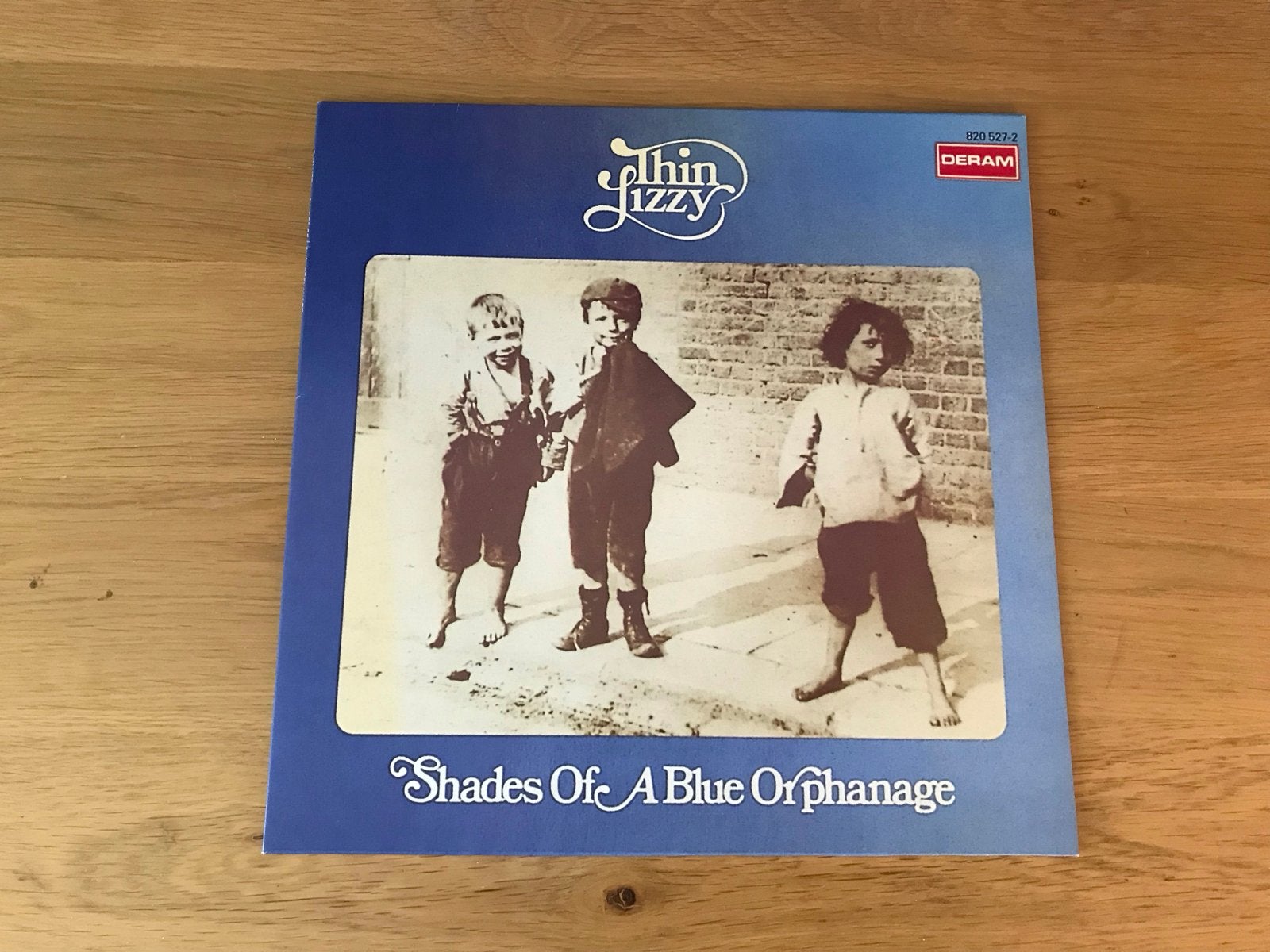 Thin Lizzy - Shades Of A Blue Orphanage  (LP) Nieuwstaat!!, Cd's en Dvd's, LP, Gebruikt, Ophalen of Verzenden, Classic Rock